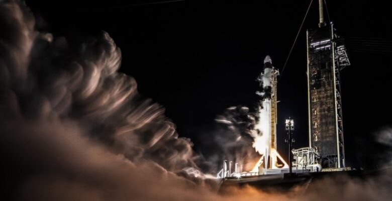 Rocket Report: Astra alerts of “impending” insolvency; Falcon Heavy launch hold-up