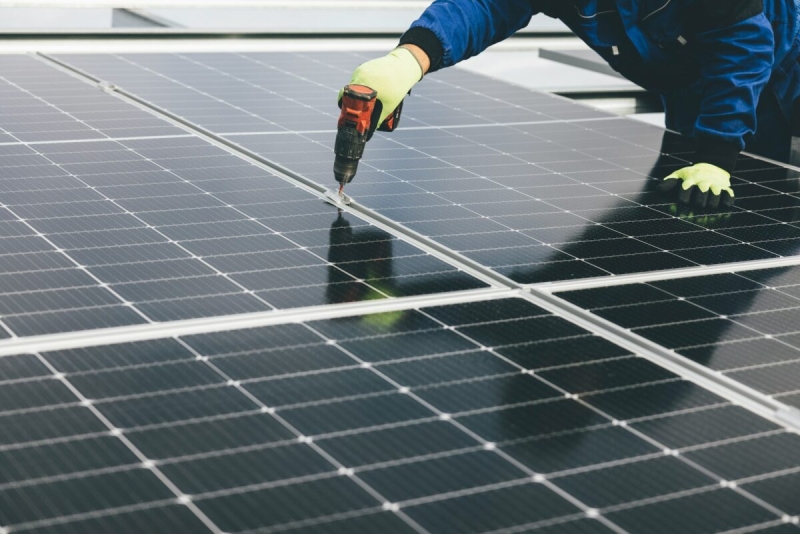 European Parliament authorizes legal requirement to set up solar on structures