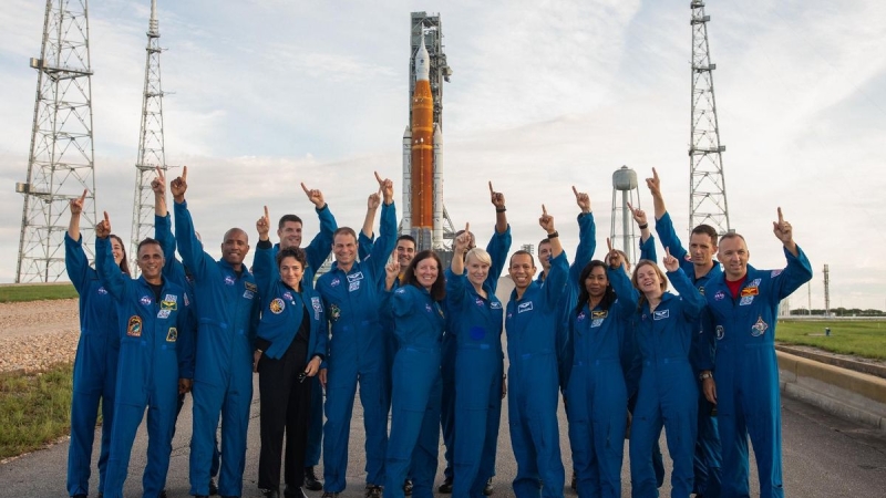New NASA astronauts commemorate moon objectives, personal spaceport station as they prepare for liftoff (special)