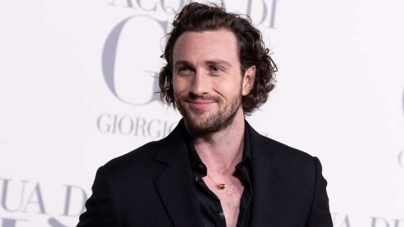 Previous James Bond George Lazenby Endorses Aaron Taylor-Johnson for the Role