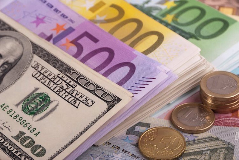 EUR/USD extends into a two-day plunge, topples into 1.0800