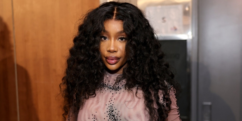 SZA Said She Got Her Breast Implants Removed Because ‘They Ended Up Hurting Me’