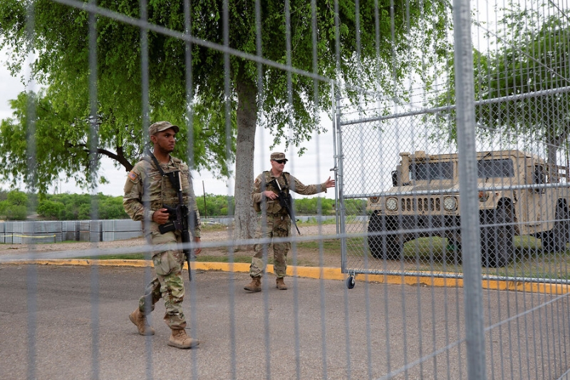 Texas National Guard checks state authority on United States southern border