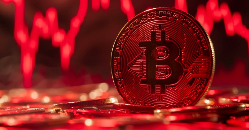 Bitcoin hardly hangs on to $60k as bears retest March lows