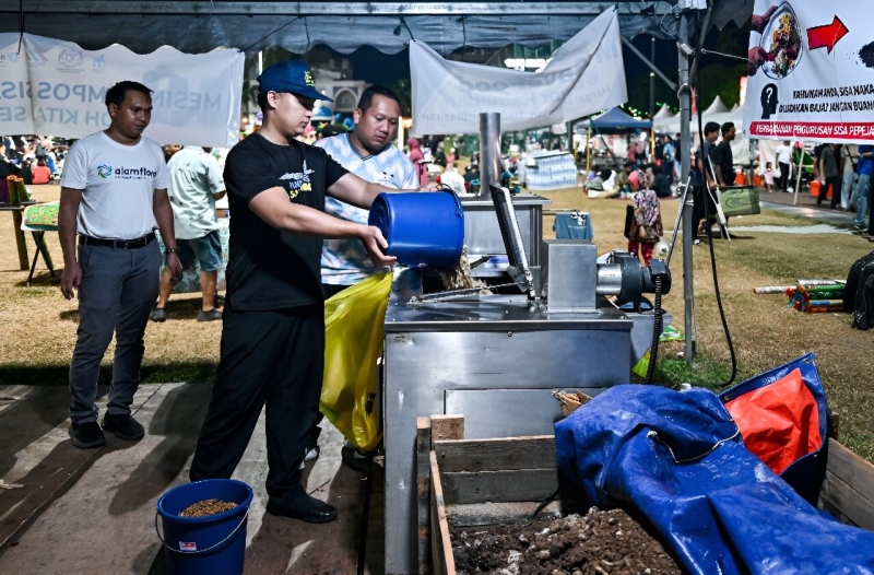 Malaysian state transforms Ramadan food waste into fertilizer