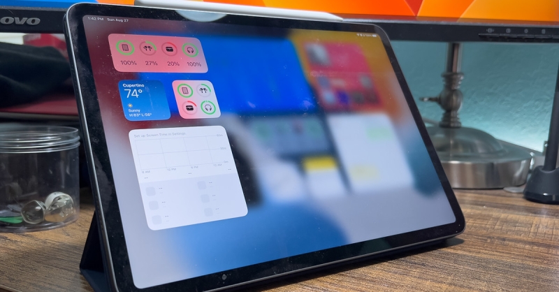 Who is Apple’s reported OLED iPad Pro for?