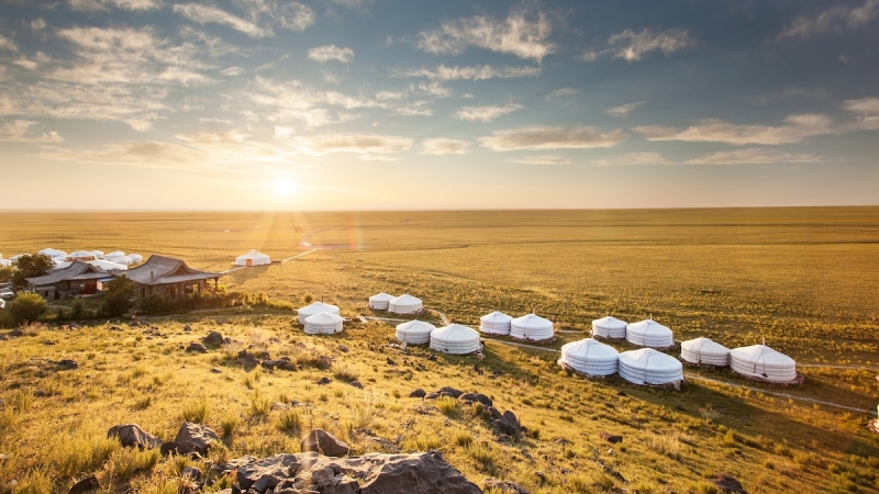 Wish to take a trip like a regional? Sleep in a Mongolian yurt or an Amish farmhouse